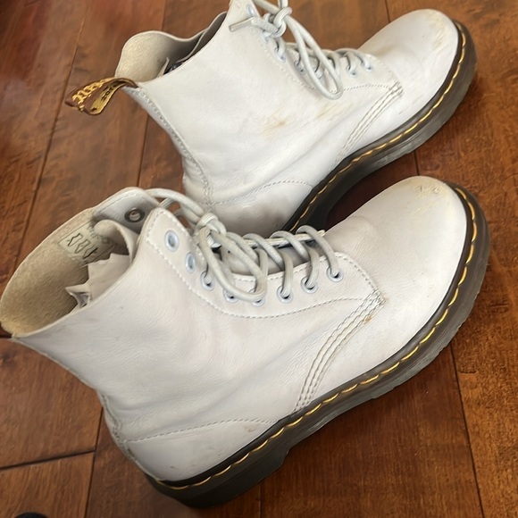 Dr. Martens Women's 1460 Pascal Mid Calf Boot Size 7 - Picture 5 of 10